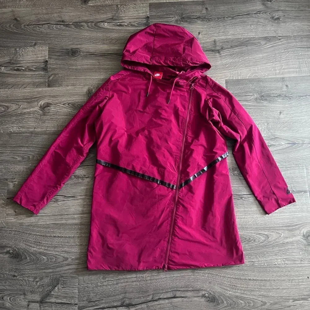 Nike Womens Waterproof Asymmetric Zip Tech Jacket Coat w/Hood Maroon 804032 Sz M
